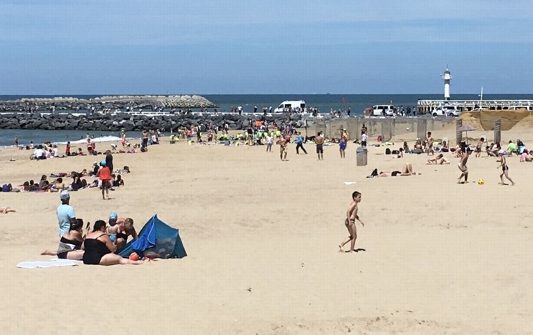 Opnieuw tienermeisjes uit zee gered op dezelfde plaats waar zondag dertien Chiroleden uit het water werden gehaald