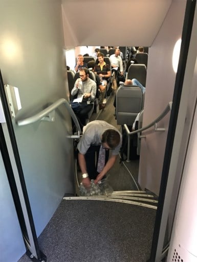 Duizend reizigers urenlang vast door geblokkeerde trein in Denderleeuw