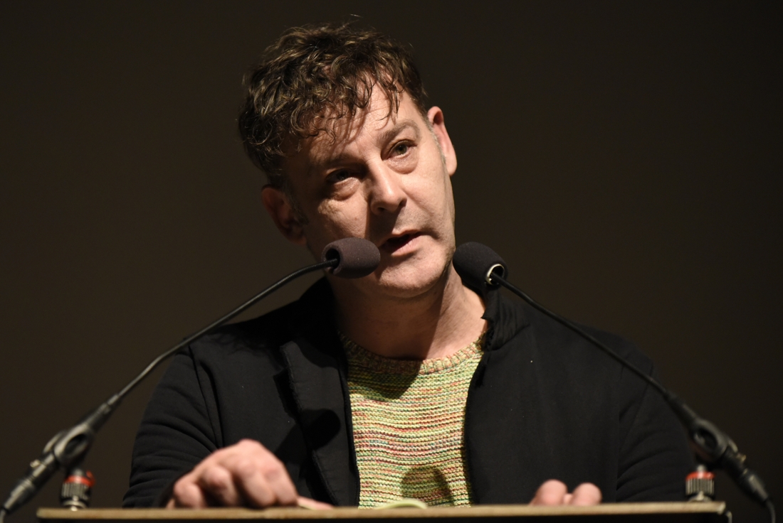 Peter Verhelst schrijft Poëziegeschenk 2018 Het Nieuwsblad