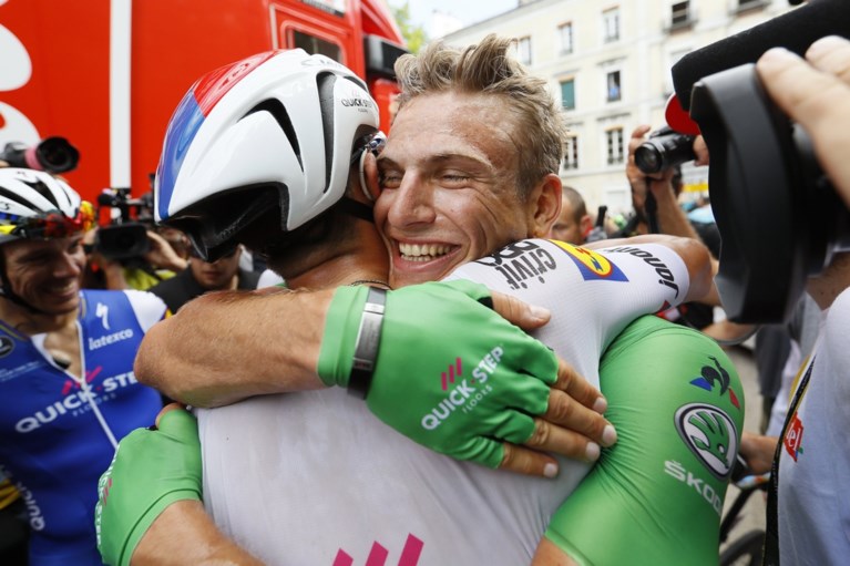 REACTIES. Stybar deelt mee in feestvreugde: “Of we nog champagne hebben? Ja hoor!”