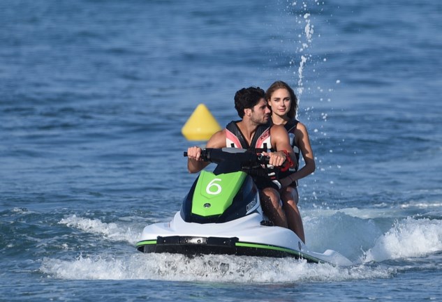 Ravissante Kimberley Verkiest De Jetski Boven De Formule 1 V Het Nieuwsblad Mobile