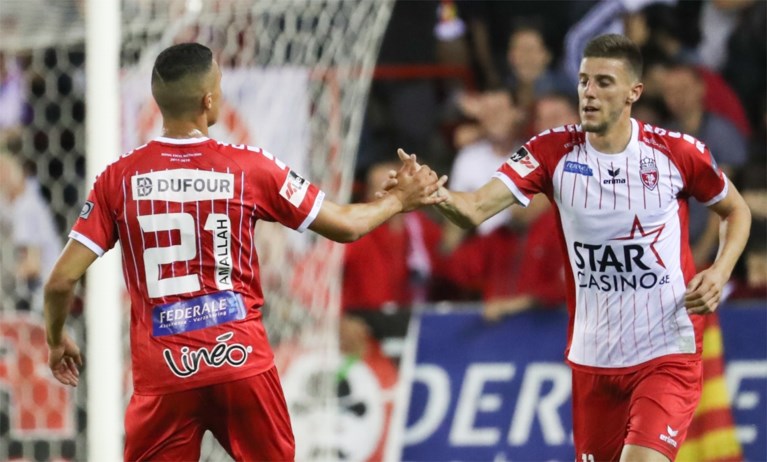 AA Gent blijft op de sukkel en verliest spektakelmatch tegen Moeskroen na onterechte rode kaart