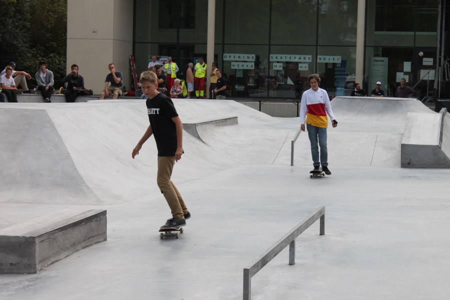 FOTO. Skatepark Briel voldoet aan wensen van de jeugd ...