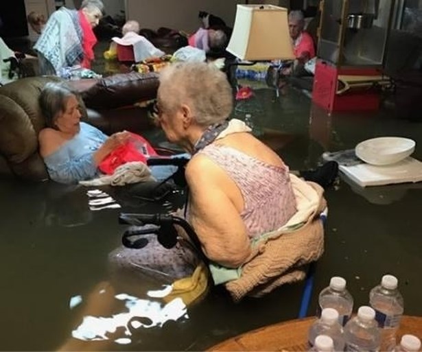 Laat je niet vangen: deze virale foto’s van orkaan Harvey zijn niét echt