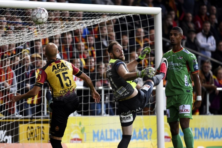 Zelfs tegen tien man kan rode lantaarn KV Oostende niet winnen in Mechelen