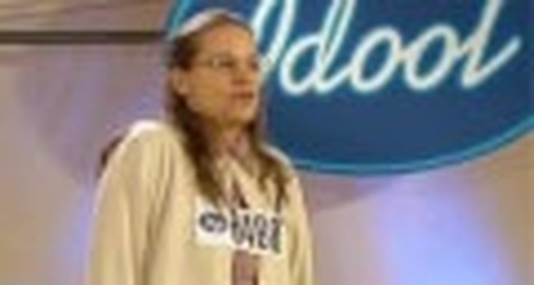 10 jaar geleden kwam ‘Sara’ op tv: “Toen Veerle Baetens als lelijk eendje deelnam aan Idool, wisten we dat het goed zat”