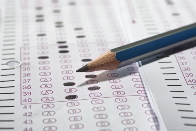 Examencommissie gebruikt te veel meerkeuzevragen  Het Nieuwsblad