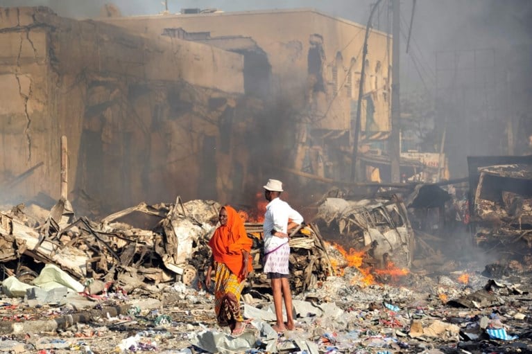 Zware truck ontploft op druk kruispunt bij zelfmoordaanslag in Mogadishu: zeker 276 doden