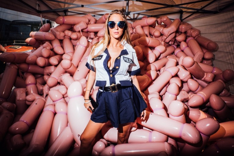 Hou je klaar voor de kersteditie van Kamping Kitsch Club met niemand minder dan Hot Marijke