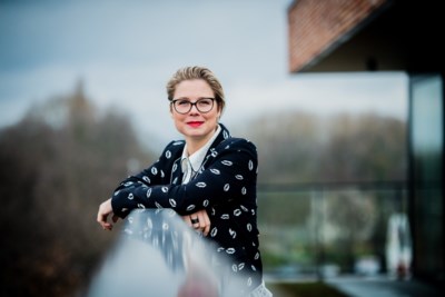 Cara Van Der Auwera Voedt Haar Zoontje Op Met Nieuwe Vriend Het Nieuwsblad Mobile
