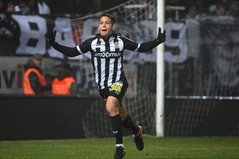 Ongezien: 27 buitenlandse scouts voor Charleroi-KV Mechelen