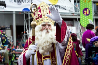Sint Meert Aan In Antwerpen Geen Stoute Kinderen Dit Jaar Antwerpen Het Nieuwsblad Mobile