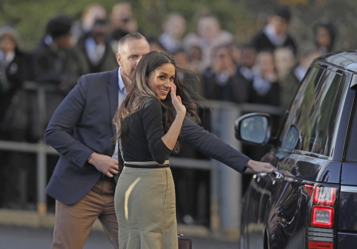 Meghan Markle koos twintig jaar oude outfit voor eerste officiële bezoek