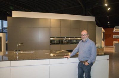 Vlieger Voorbijgaand Wennen aan Zakenman neemt failliet keukenbedrijf over en heeft nu al 28 bedrijven: “Ik  ga op mijn buikgevoel af” | Het Nieuwsblad Mobile