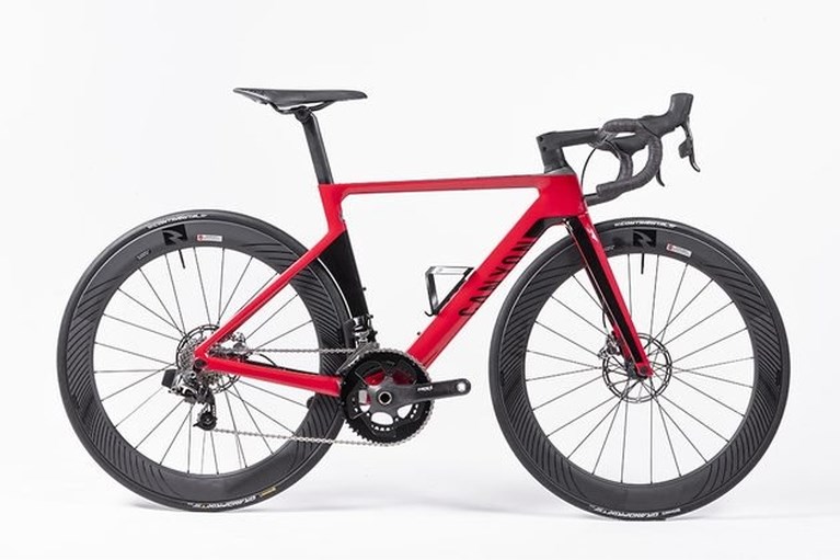 De fietsen van 2018: op deze pareltjes rijden de renners van de 18 WorldTour-ploegen