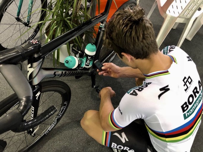 De fietsen van 2018: op deze pareltjes rijden de renners van de 18 WorldTour-ploegen