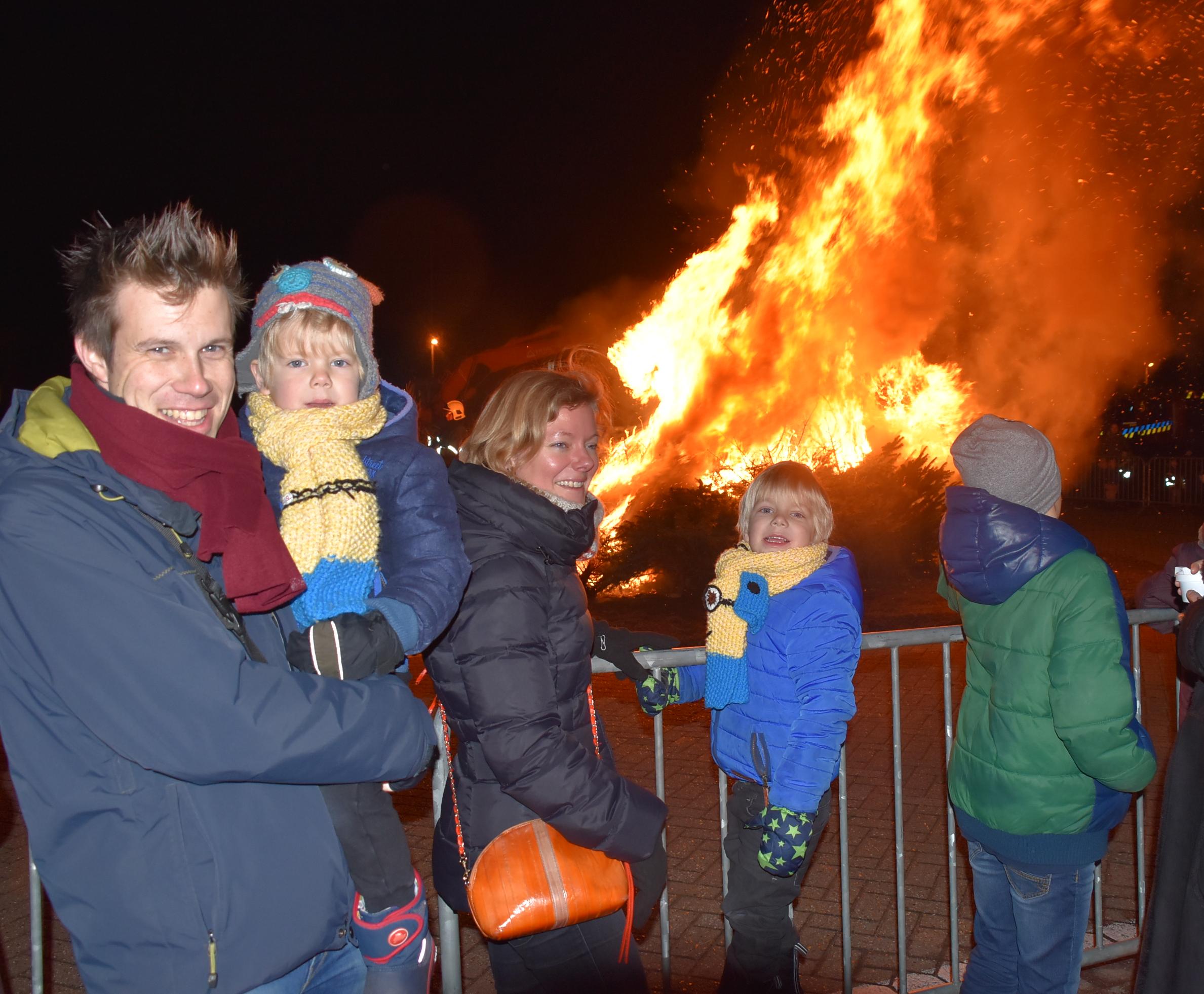 Laatste kerstboomverbranding in huidige vorm (Kapellen) Het Nieuwsblad