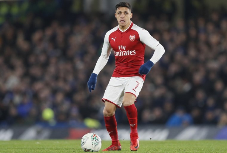 United of City? “Supermakelaar” Mino Raiola geeft verrassende wending aan transfersoap rond Alexis Sanchez