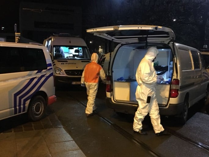 Afghaan die agenten aanviel met mes: parket start onderzoek wegens poging tot doodslag