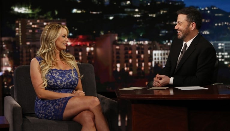 Nieuwe wending in affaire tussen Trump en pornoster: Stormy Daniels reageert voor het eerst zelf