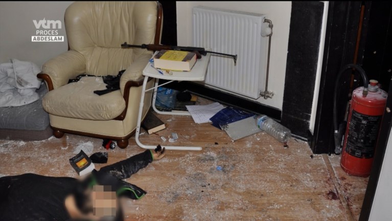 Foto’s tonen hoe hevig de schietpartij was in appartement waar Abdeslam zich schuilhield