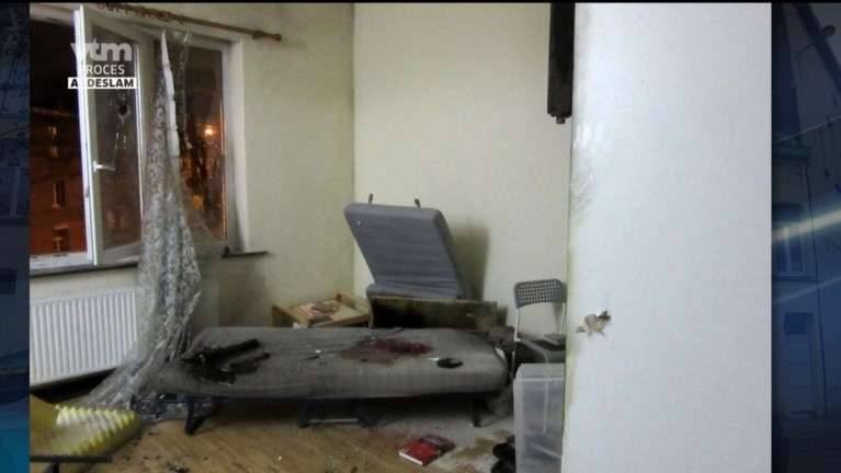 Foto’s tonen hoe hevig de schietpartij was in appartement waar Abdeslam zich schuilhield