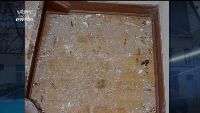 Foto’s tonen hoe hevig de schietpartij was in appartement waar Abdeslam zich schuilhield