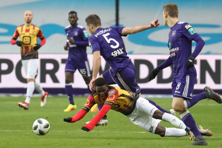 Ongeïnspireerd Anderlecht laat ook tegen rode lantaarn KV Mechelen punten liggen, Morioka mist strafschop