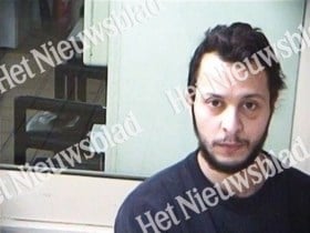 Foto’s tonen hoe hevig de schietpartij was in appartement waar Abdeslam zich schuilhield