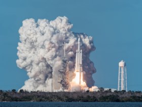 SpaceX deelt fascinerende webcambeelden van Tesla in de ruimte