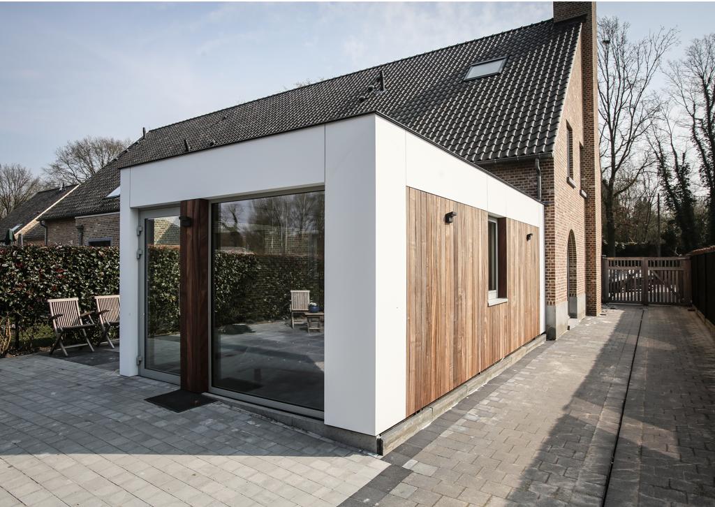 Oma in de tuin OCMW wil mobiele woning verhuren aan mantelz&hellip; (Gent