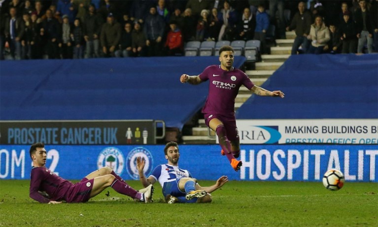 Manchester City grijpt naast historische quadruple: Will Grigg is <I>on fire </I>en kegelt De Bruyne en co uit FA Cup