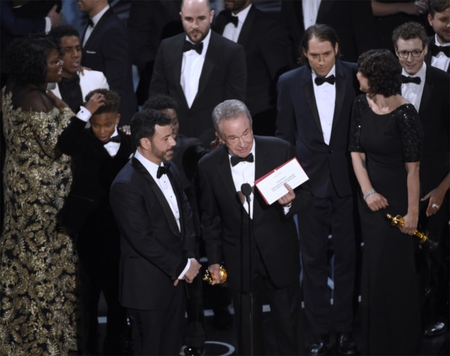 Van de verkeerde winnaar tot een vallende actrice: dit zijn de gênantste momenten van de Oscars