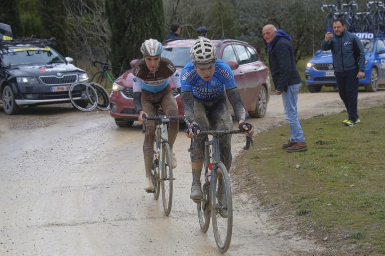 REACTIES. Benoot voelde dat het zijn moment was, Van Aert “helemaal dood”, Sergeant lyrisch over zijn poulain
