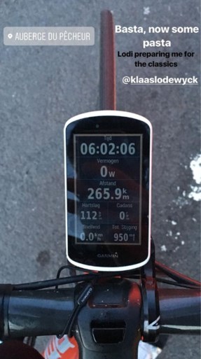 Koers op sociale media: Van der Poel op de motor, Puck op de crossfiets en Van Aert inspireert Van Hooydonck