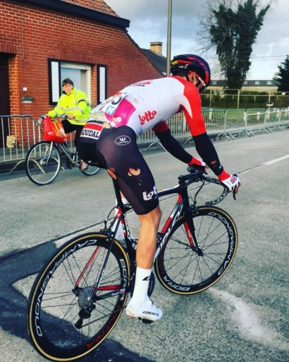 Koers op sociale media: Van der Poel op de motor, Puck op de crossfiets en Van Aert inspireert Van Hooydonck