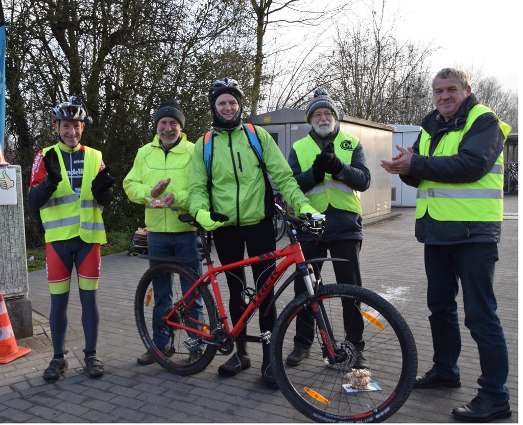 Fietsersbond Trakteert Op Wafel En Applaus (Haaltert) | Het Nieuwsblad