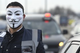 Protestactie van taxichauffeurs veroorzaakt grote hinder: uren aanschuiven op de ring, politie treedt voorlopig niet op