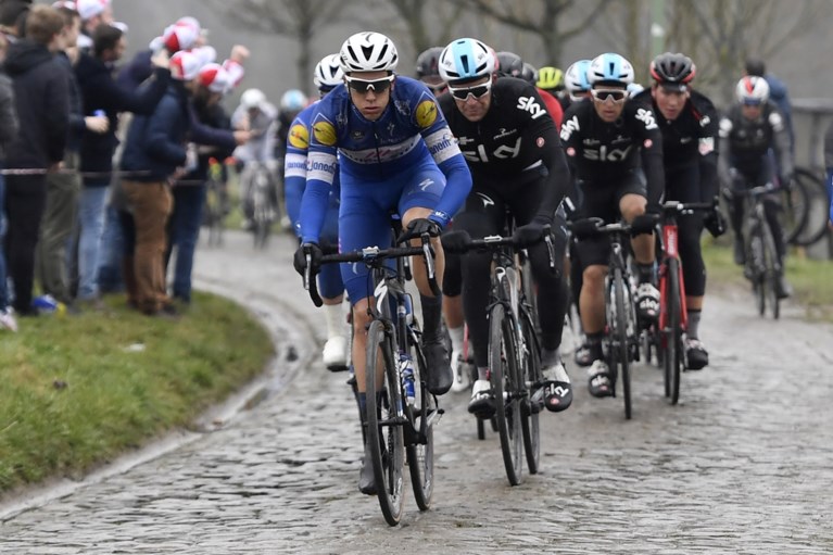 Beresterke Niki Terpstra zorgt voor nieuwe triomf van Quick Step in loodzware Ronde van Vlaanderen