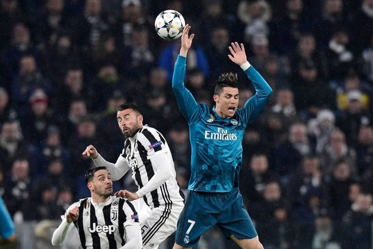 Demonstratie in Turijn: Ronaldo krijgt alle handen op mekaar met waanzinnige omhaal