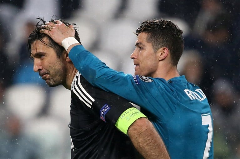 Demonstratie in Turijn: Ronaldo krijgt alle handen op mekaar met waanzinnige omhaal