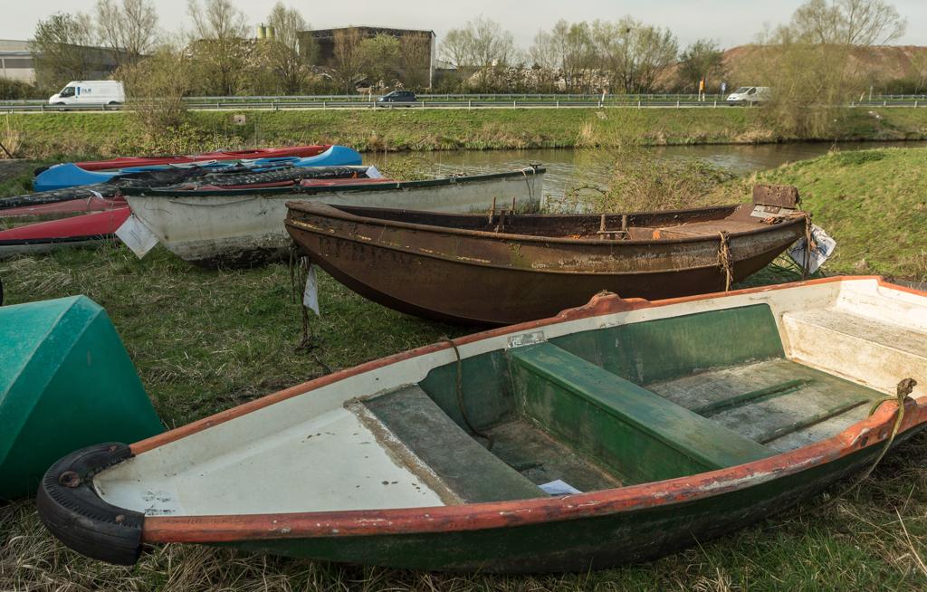 tiran Schadelijk Menagerry Kajak, roeiboot of motorboot kopen? 15 'weesboten' worden per opbod  verkocht (Gent) | Het Nieuwsblad Mobile