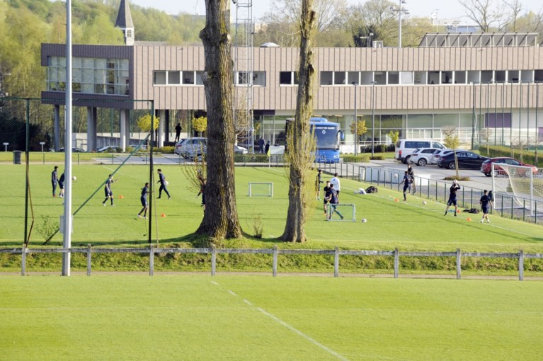 Burgemeester van Anderlecht noemt zijn bouwplannen “onmogelijk”, Marc Coucke wil tijd kopen met werken in huidig stadion