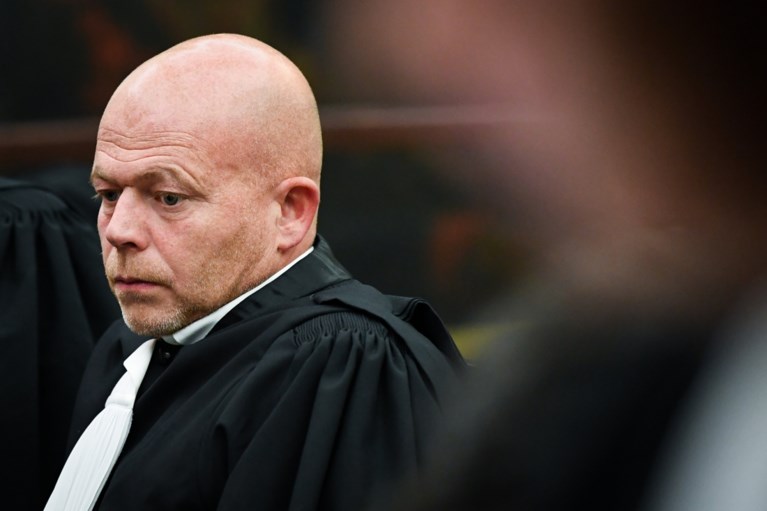 Abdeslam en Ayari krijgen maximumstraf voor terroristische moordpoging tijdens schietpartij in Vorst