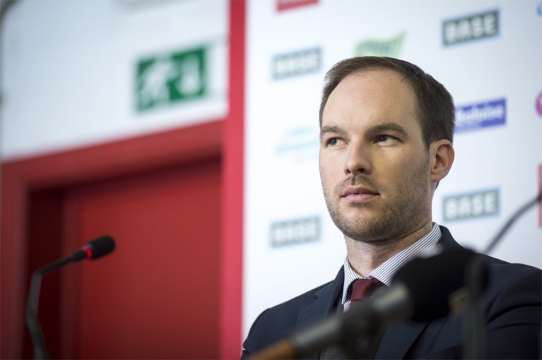Wouter Vandenhaute stapt dan toch in het voetbal