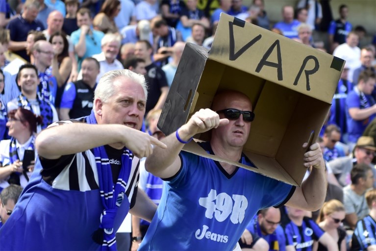 Spanning, sensatie en...de videoref: Anderlecht sloopt fort Club Brugge en gooit titelstrijd helemaal open