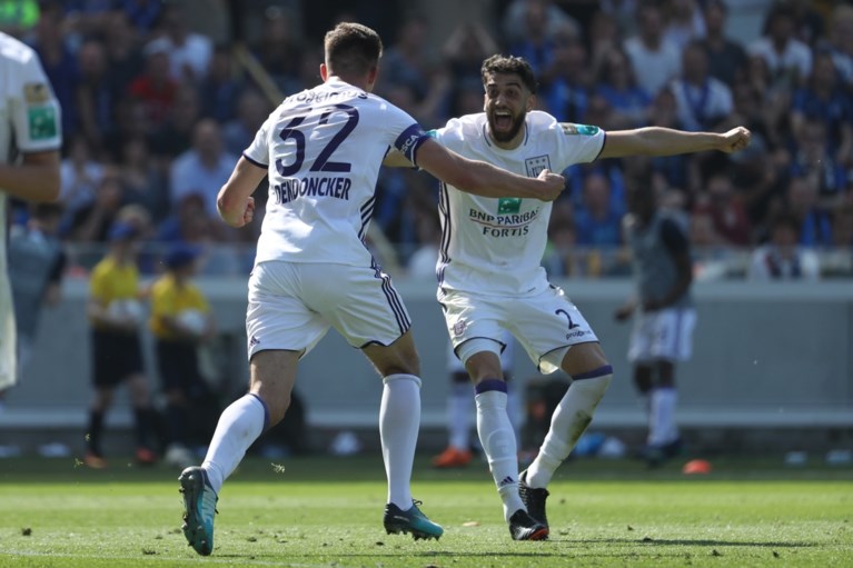 Spanning, sensatie en...de videoref: Anderlecht sloopt fort Club Brugge en gooit titelstrijd helemaal open
