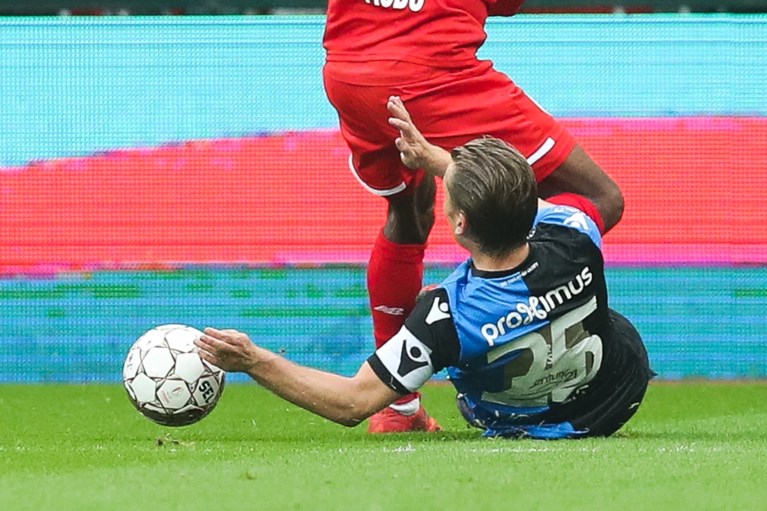 Club Brugge kampioen na controversiële gelijkmaker tegen Standard