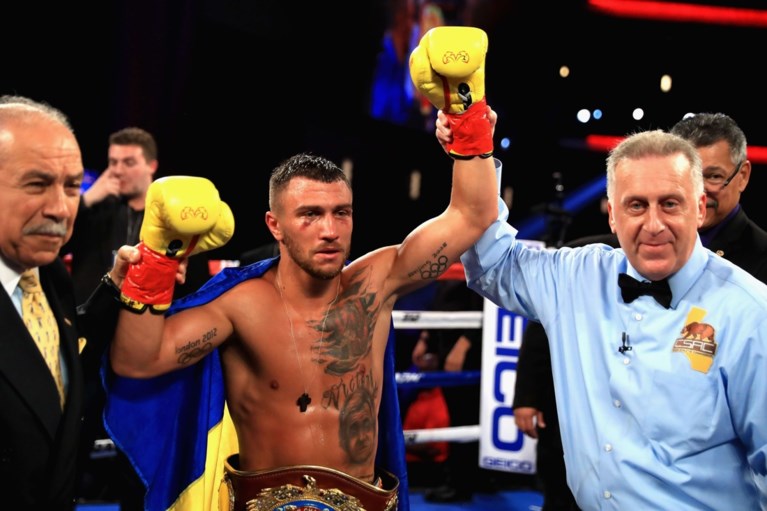 Oekraïener Vasyl Lomachenko verovert WBA-titel bij lichtgewichten