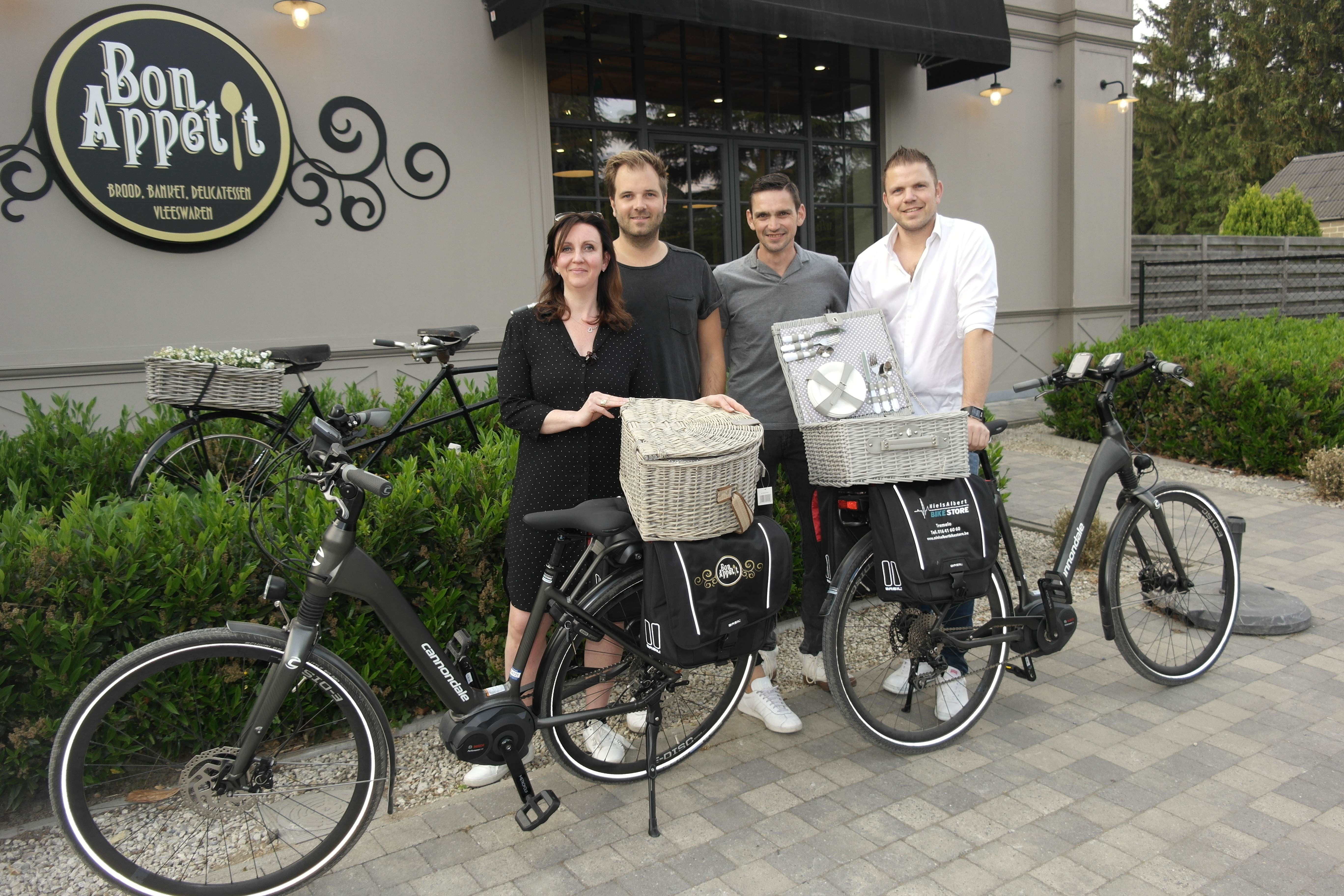 In het algemeen Calligrapher Doe herleven Niels Albert Bike Store en Bon Appétit bieden samen culinaire fietstochten  aan | Het Nieuwsblad Mobile